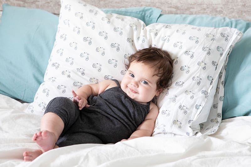 Baby wakes up deals from nap early